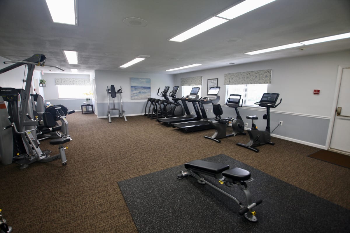 Apartments in Long Island, NY Brookwood at Ridge